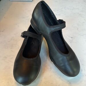 Capezio Leather Tele Tone Tap Dance Shoe.  Woman’s size 4 1/2 Medium.